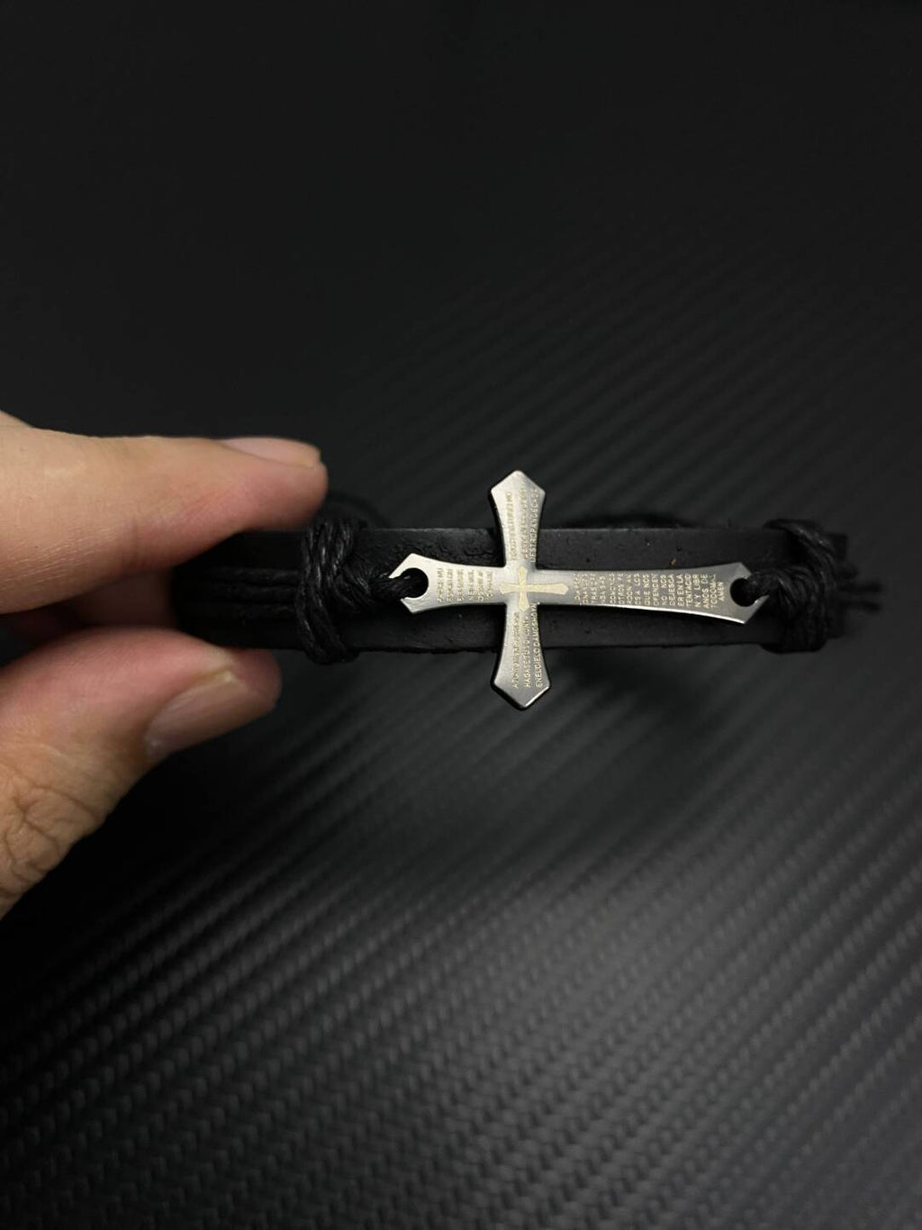 2025NEW美式cleanfit复古个性简约男女情侣设计感十字架皮革手链 · 黑色