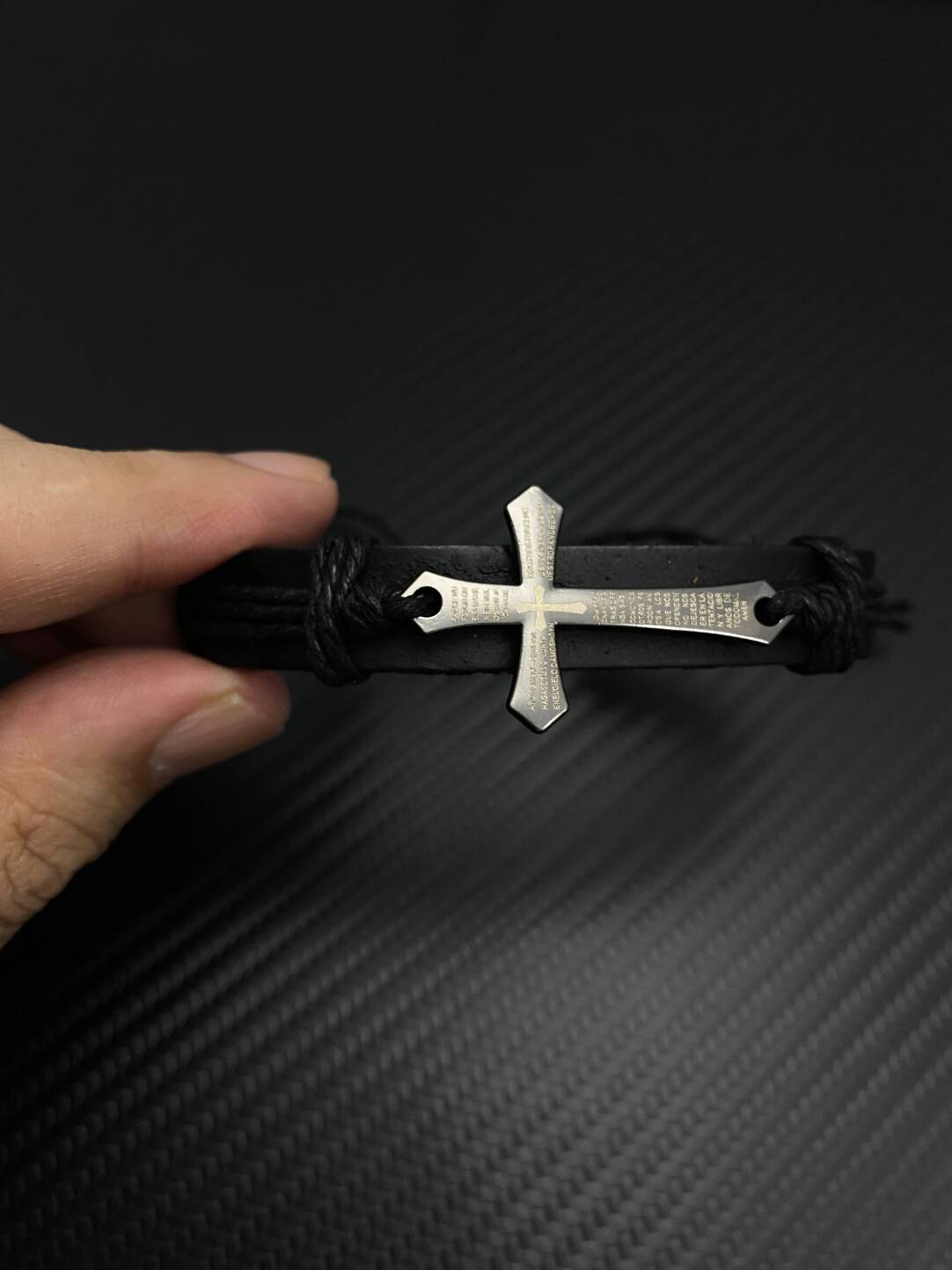 2025NEW美式cleanfit复古个性简约男女情侣设计感十字架皮革手链 · 黑色