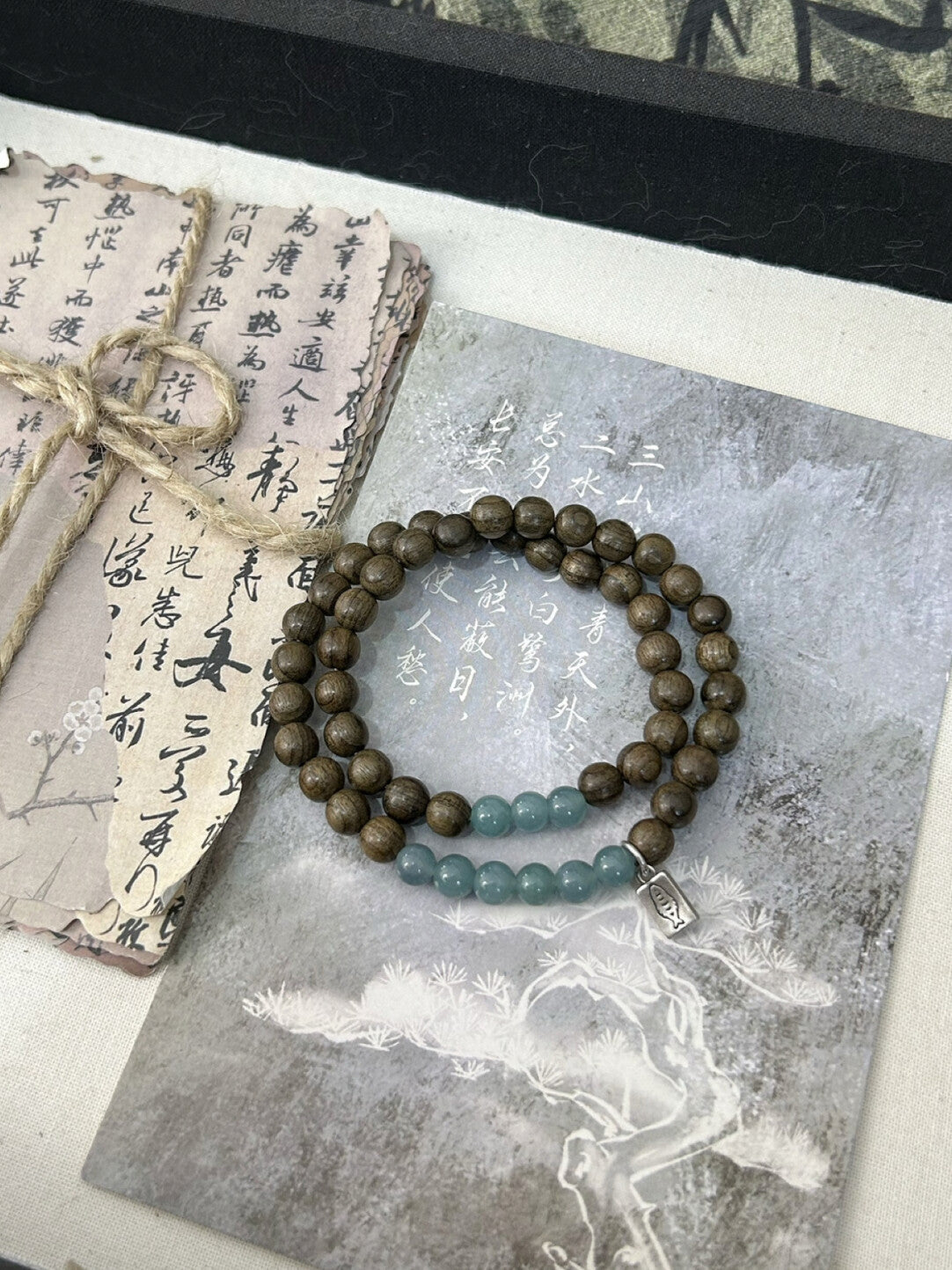 上岸｜原创设计新中式阴沉木蓝水翡翠925银手串
