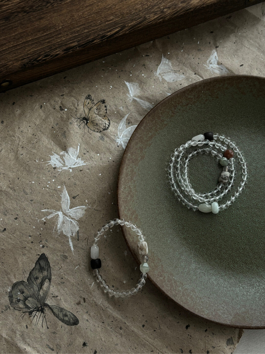 【云关雪栈】｜原创白水晶灰玛瑙天然白玉绿草石降真香手串