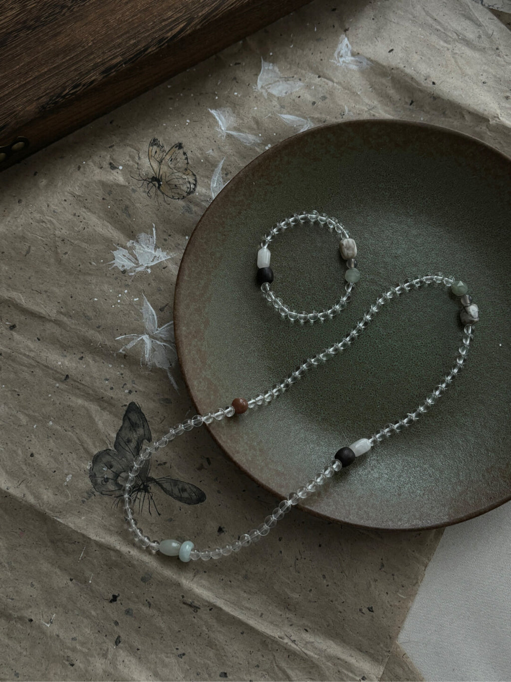 【云关雪栈】｜原创白水晶灰玛瑙天然白玉绿草石降真香手串