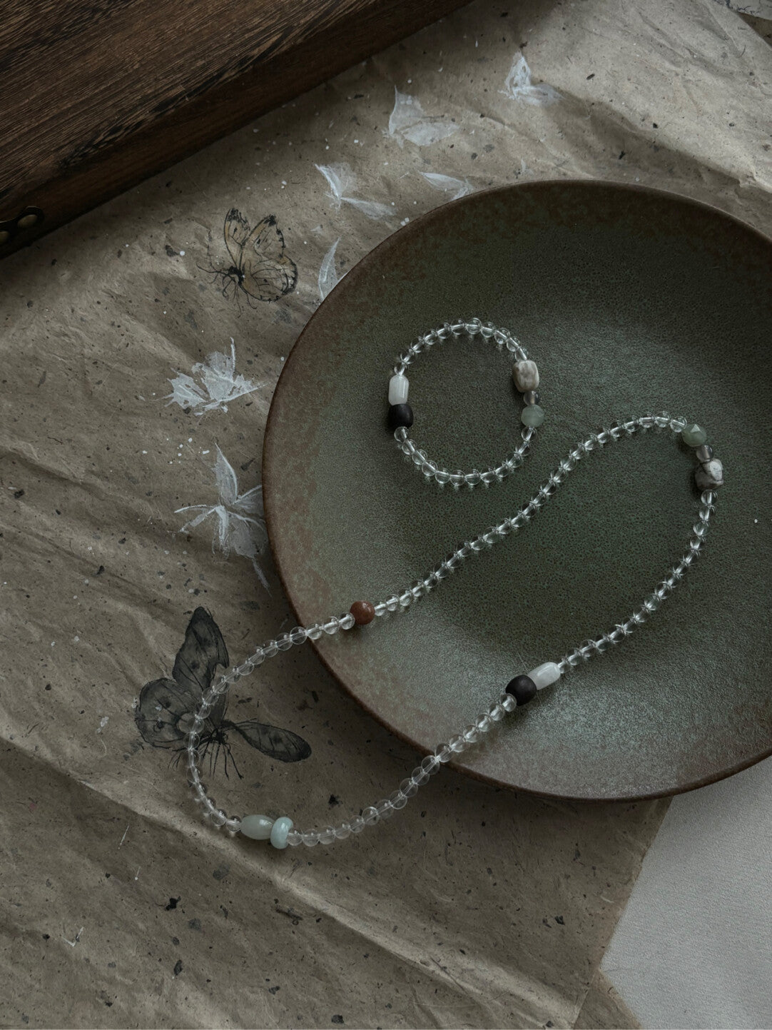 【云关雪栈】｜原创白水晶灰玛瑙天然白玉绿草石降真香手串