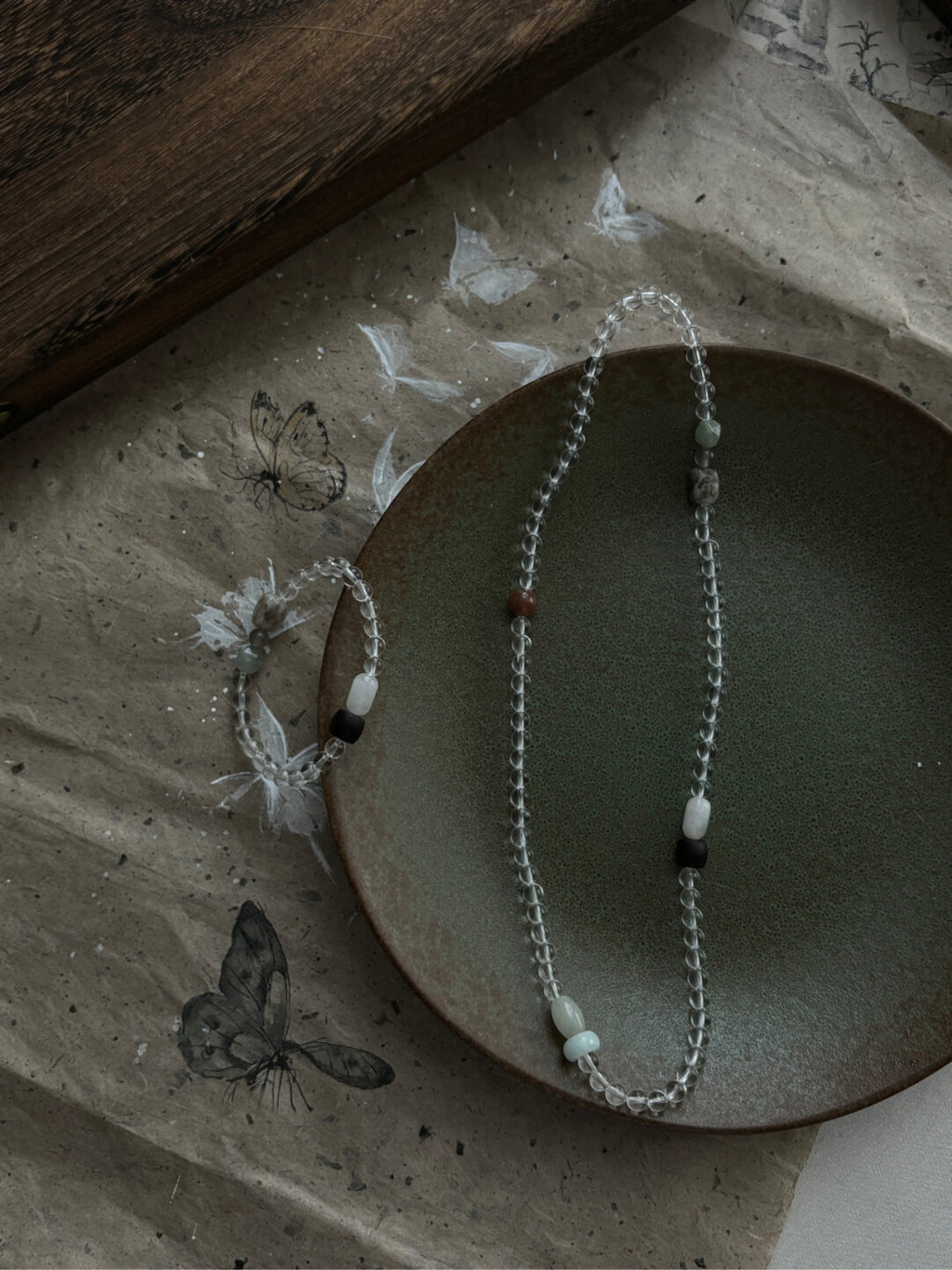 【云关雪栈】｜原创白水晶灰玛瑙天然白玉绿草石降真香手串