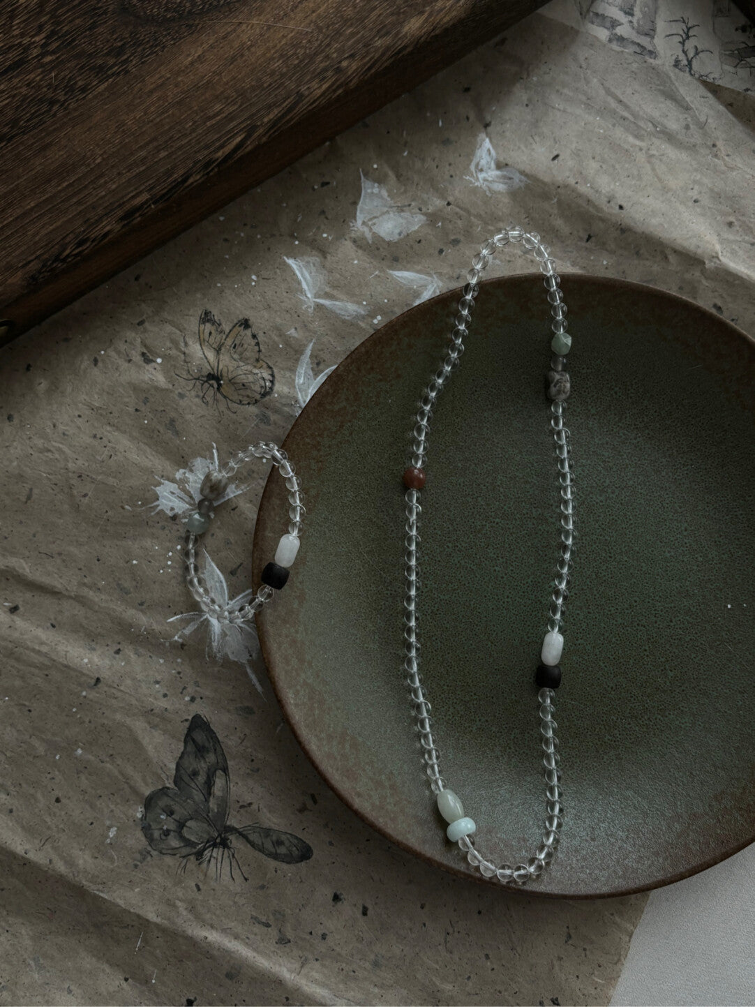 【云关雪栈】｜原创白水晶灰玛瑙天然白玉绿草石降真香手串