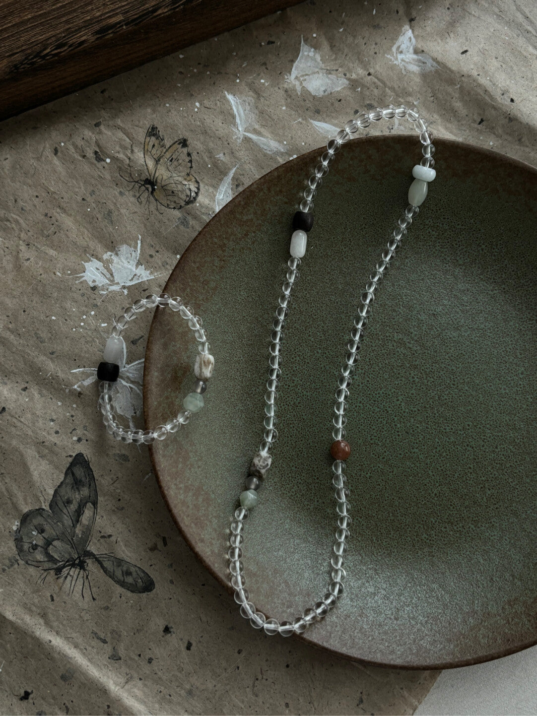 【云关雪栈】｜原创白水晶灰玛瑙天然白玉绿草石降真香手串