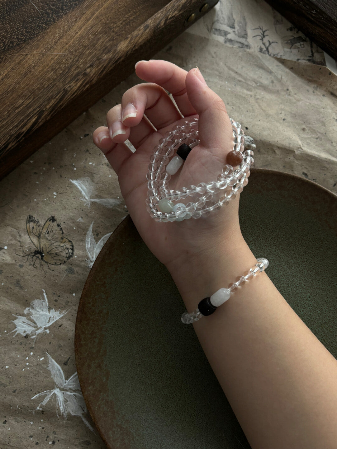 【云关雪栈】｜原创白水晶灰玛瑙天然白玉绿草石降真香手串