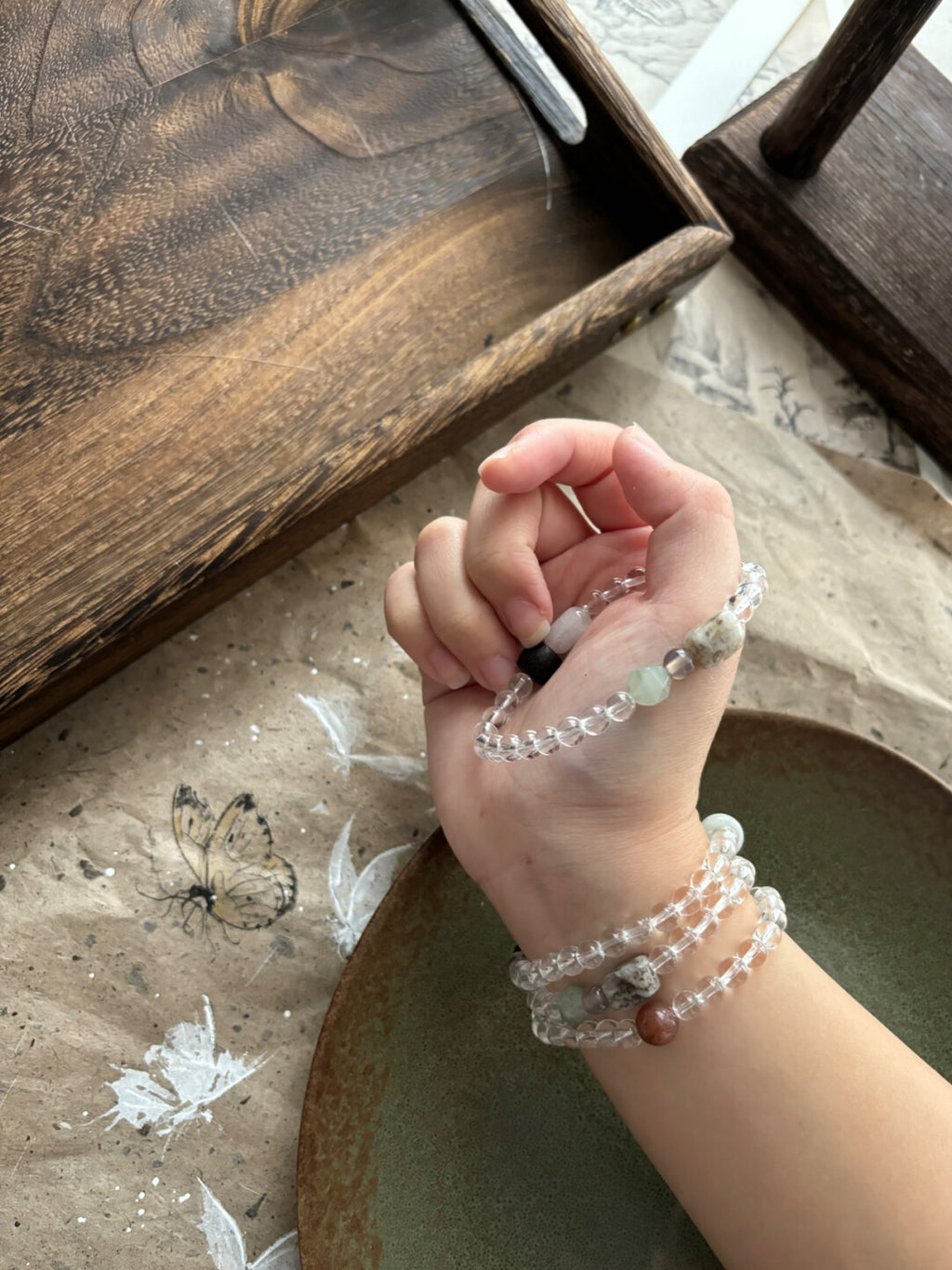 【云关雪栈】｜原创白水晶灰玛瑙天然白玉绿草石降真香手串
