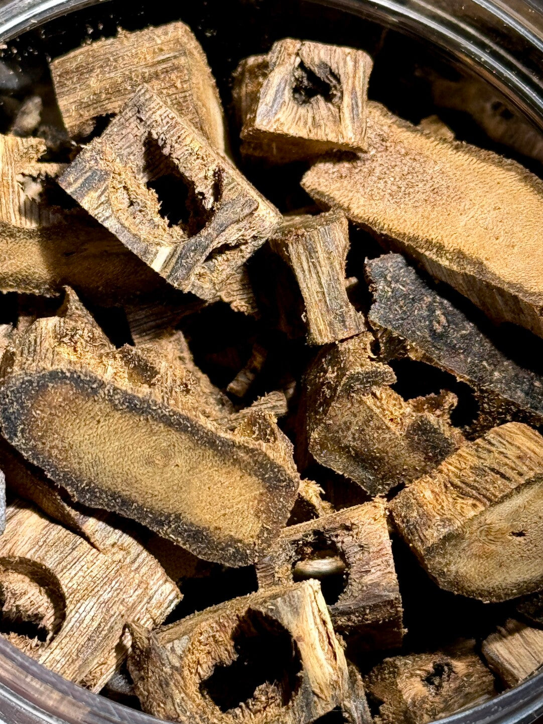 【绿奇楠沉香·车珠碎料】原生态·结油丰富香韵浓厚·熏香养珠首选