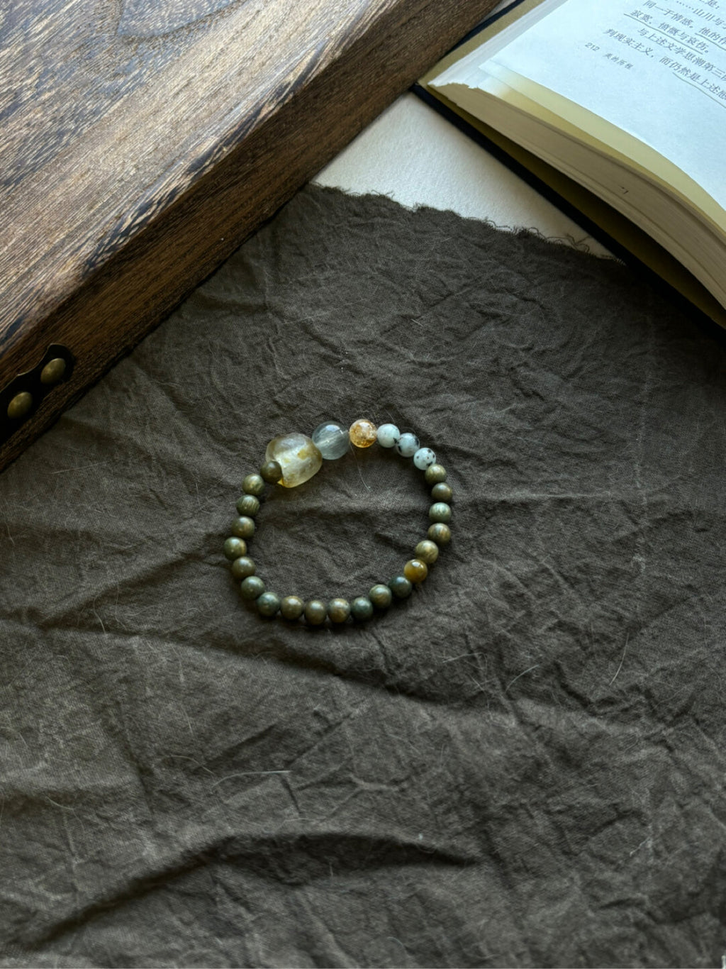 【青瓦桂落】原创新中式绿檀绿兔毛天山兰玛瑙手串