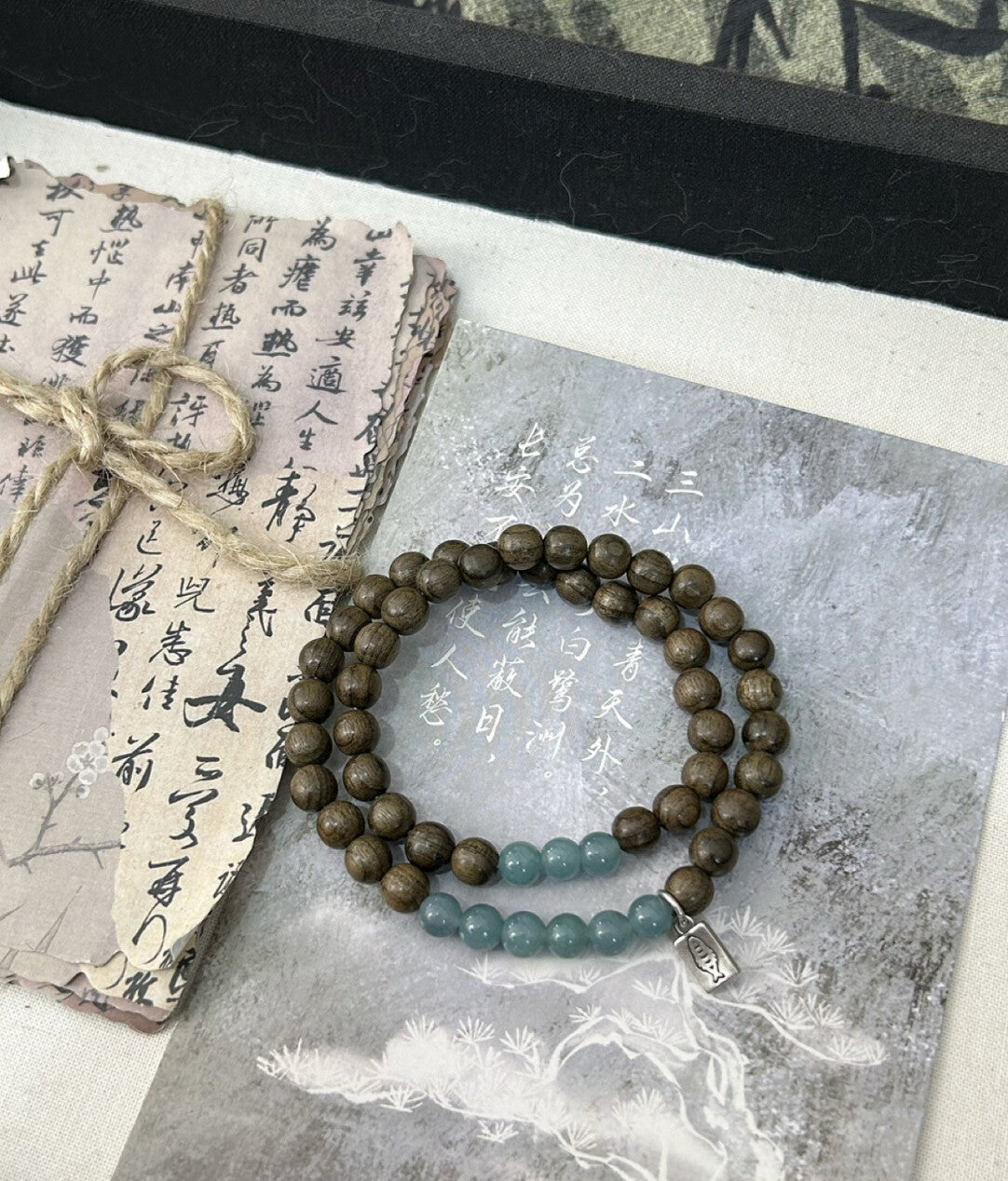 上岸｜原创设计新中式阴沉木蓝水翡翠925银手串
